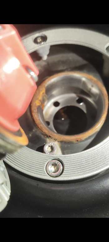 QJMOTOR 闪300 油箱锈蚀严重
