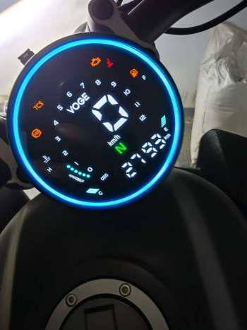 纯市区行驶2700公里减震漏油