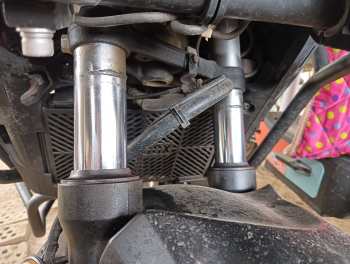 21年7月提车，一万公里减震漏油，加油排气异响