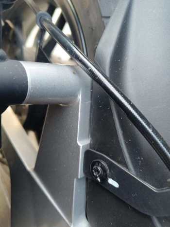 鸿150adv后车架断裂