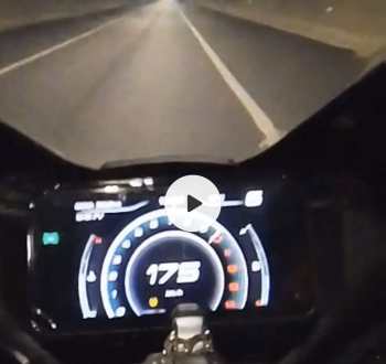 24款春风450SR全新车，表显极速只有170多。