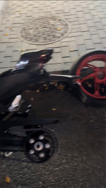春风450正常行驶后轮飞出事件