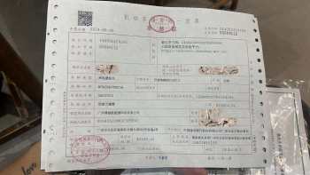 发动机机油加注口未打通