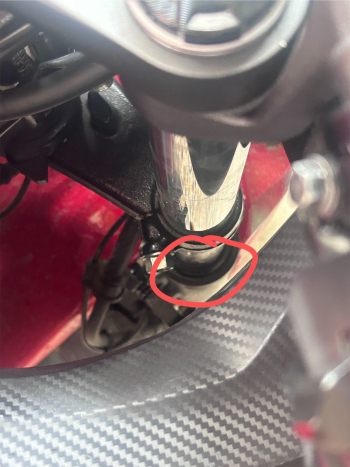 cbr400r九千公里前减震漏油