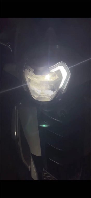 金城摩托日间行车灯不亮