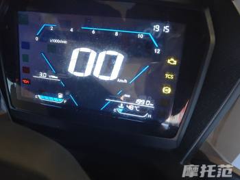 无极250GT防冻液从发动机喷出来